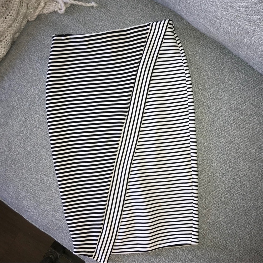 Black and White Striped Pencil Skirt - Picture 4 of 7